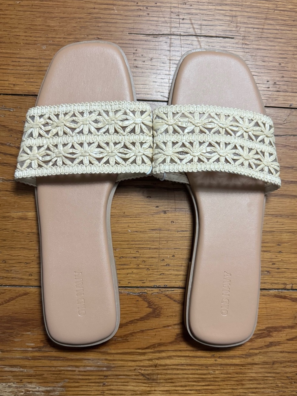 Old Navy Women’s Floral Raffia Slide Sandals! Size 8.5.